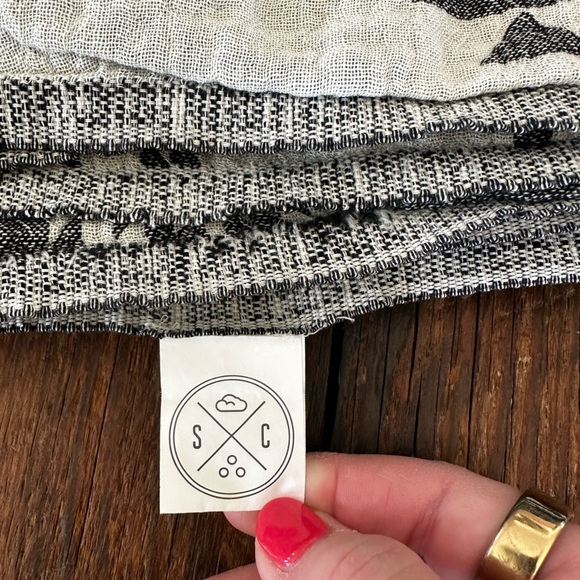 Sand Cloud towel 67x36 - Picture 2 of 3